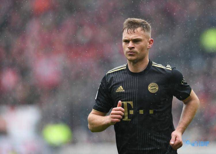 被淋湿的她们