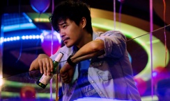 午夜在线观看av